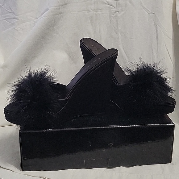 Victoria Secret Marabou Slipper Wedge. Sz 9 - Picture 3 of 3